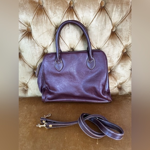 Classic Red/Burgundy Capezio Leather Bag/Purse with Shoulder Crossbody Strap - Picture 10 of 10
